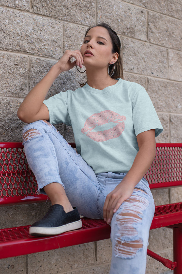 Donut Kiss Basic Tee